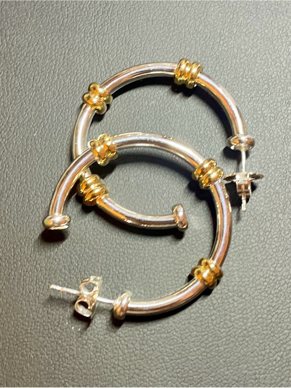 UltraFine Genuine 950 Silver Station Hoop
Earrings. NWT. The perfect hoops! - Picture 6 of 7